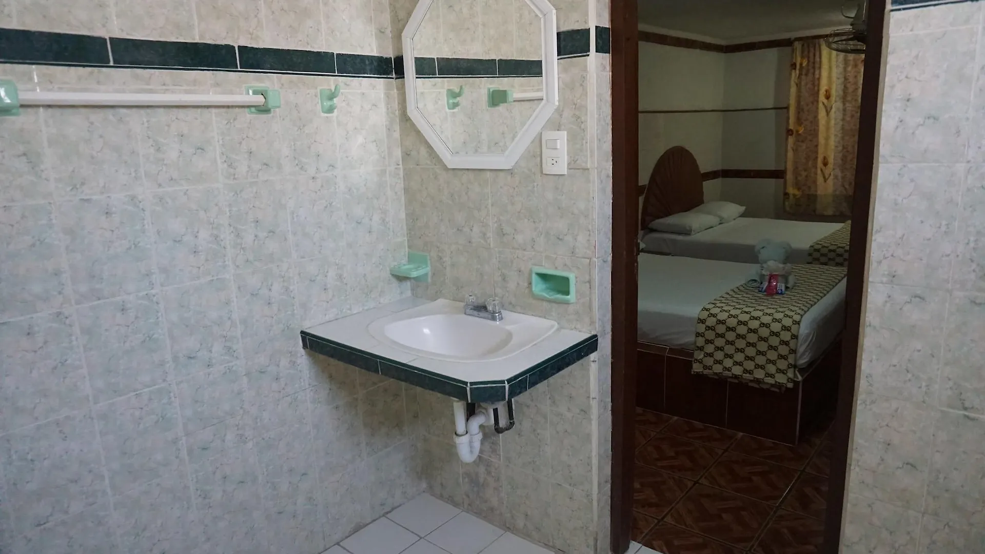 Hotel Real Azteca Chetumal 3*,